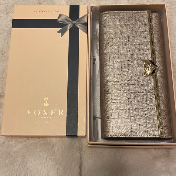 Foxer Wallet - Picture 1 of 3